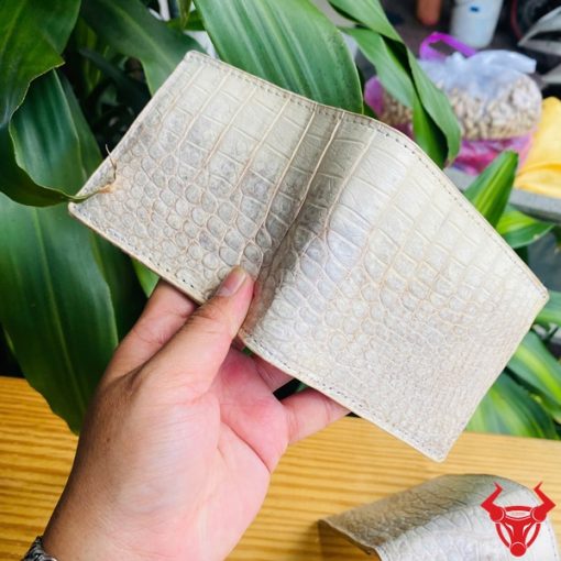 Ví da cá sấu 2M bạch tạng, biểu tượng thời trang cao cấp, thiết kế đẳng cấp.