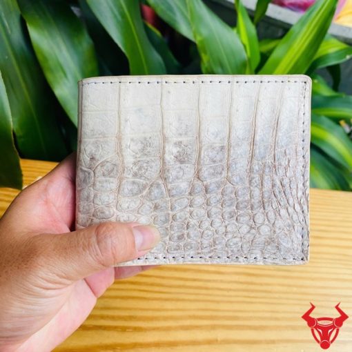 Ví da cá sấu 2M bạch tạng, biểu tượng thời trang sang trọng, thiết kế đẳng cấp.