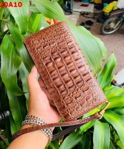 Ví dài cầm tay da cá sấu BZA1 tiện ích, thích hợp mọi hoàn cảnh.