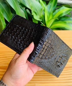 Ví nam cá sấu nguyên con cao cấp – phụ kiện định hình đẳng cấp cá nhân.