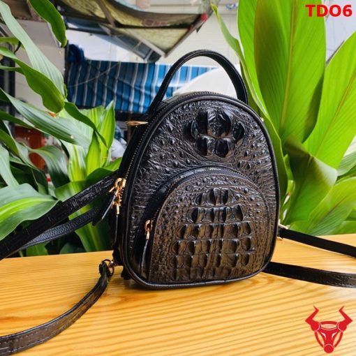 Balo mini cá sấu, đen quyền lực.