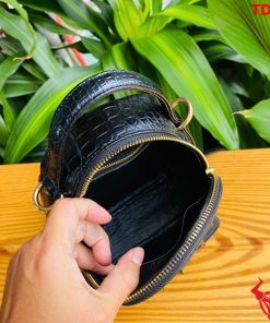 Balo mini cá sấu đen, tinh tế, hiện đại.