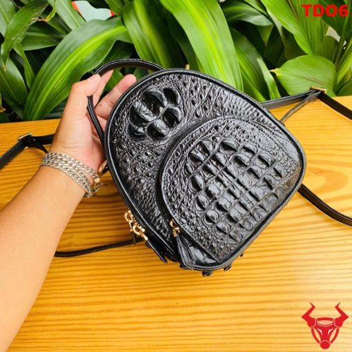 Balo mini cá sấu đen, cuốn hút.