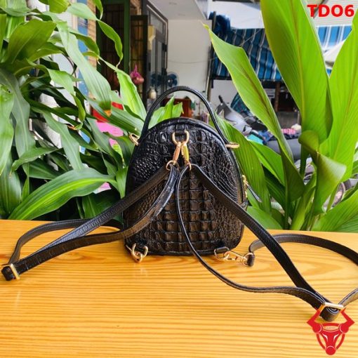 Balo mini cá sấu đen, trẻ trung, tiện ích.