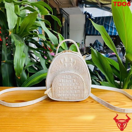 Balo mini cá sấu bạch tạng, tinh tế, sang trọng.