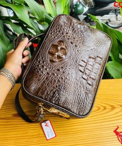 Clutch cá sấu nâu đất, đẳng cấp.