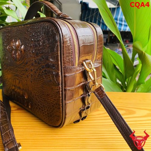 Clutch cá sấu 2 ngăn, nâu đất, đẳng cấp.