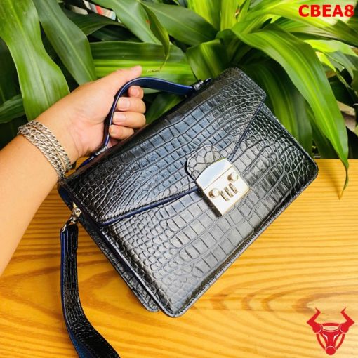 Clutch da bụng cá sấu đen, đẳng cấp.