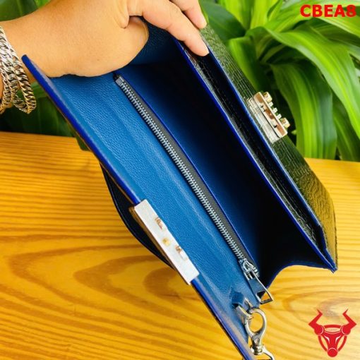 Clutch cá sấu đen thời trang cao cấp.