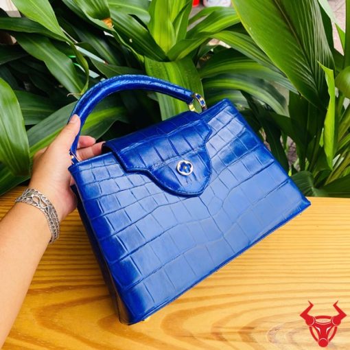 Túi xách nữ da cá sấu màu xanh navy quý phái.