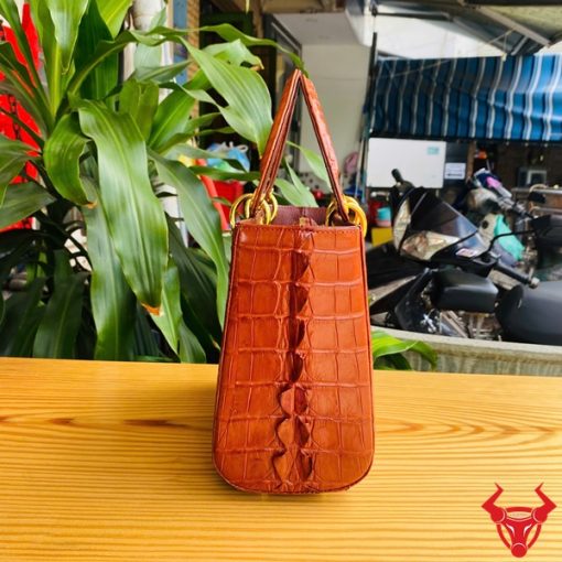 Túi thời trang nữ da cá sấu màu nâu đỏ cổ điển