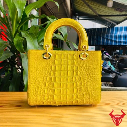 Túi nữ da cá sấu vàng chanh quý phái và nổi bật