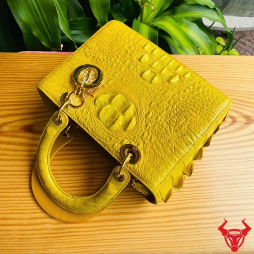 Túi xách nữ da cá sấu vàng chanh – phong cách hè rực rỡ